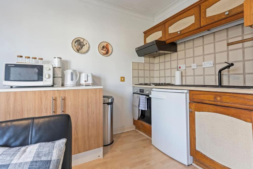 1-Bedroom Apartment With Free Private Parking - Canary Wharf Λονδίνο Εξωτερικό φωτογραφία